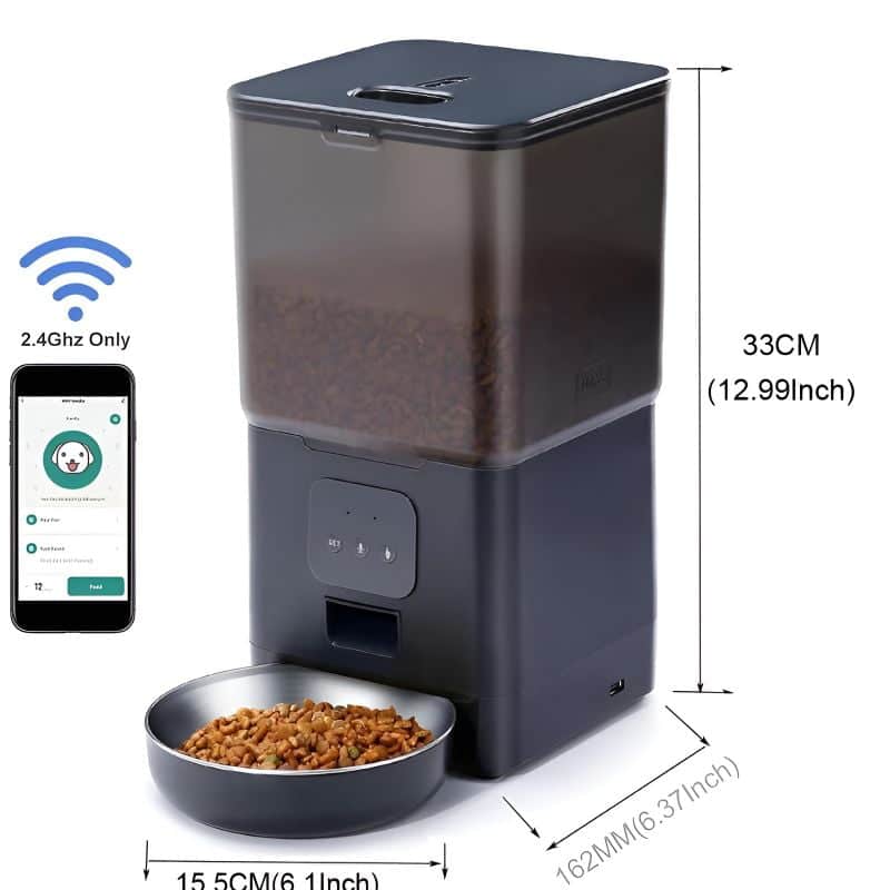 Distributeur automatique de croquettes avec application mobile avec un bon design