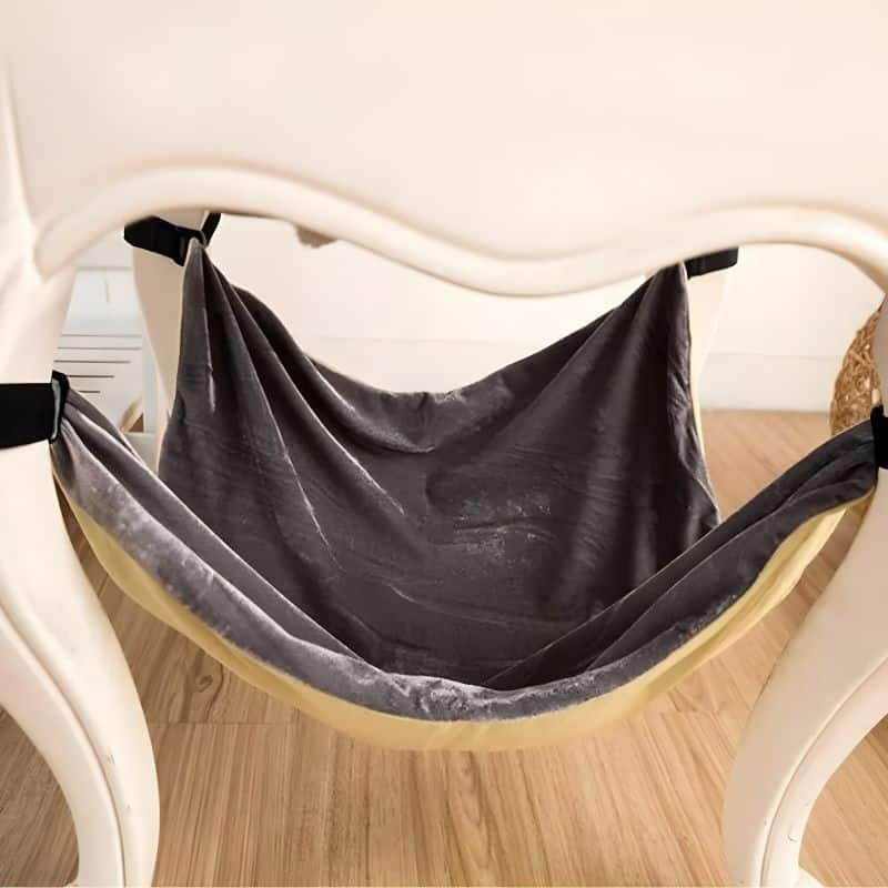 hamac chat chaise accroché à une chaise