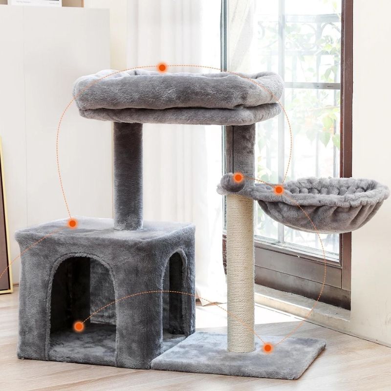 Petit arbre à chat avec un joli design